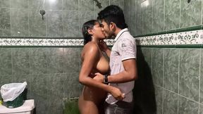 I fuck my COUSIN&#039;S PUSSY when she goes to the SHOWER.